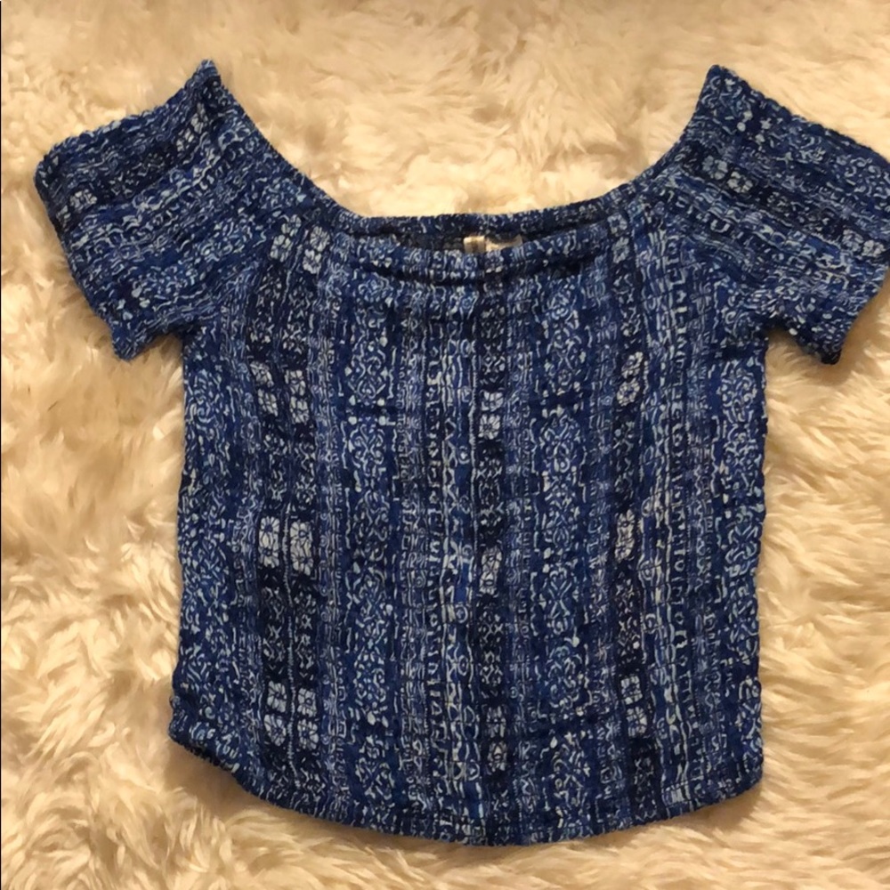 size medium form fitting off the shoulder crop top